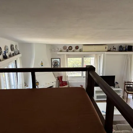 Poly's Hill-house Close To The Ferienhaus *