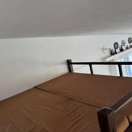 Poly's Hill-house Close To The Plépi