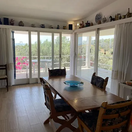 Poly's Hill-house Close To The Ferienhaus