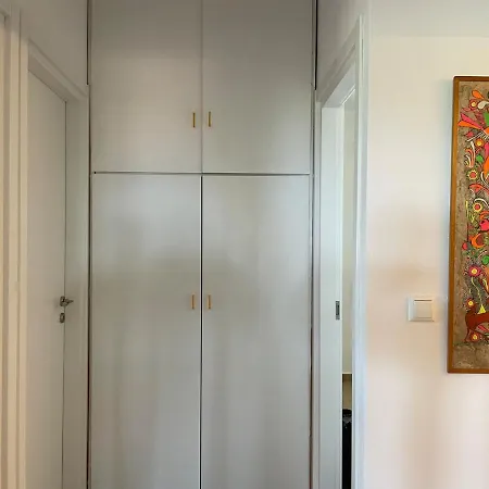 Poly's Hill-house Close To The Ferienhaus *