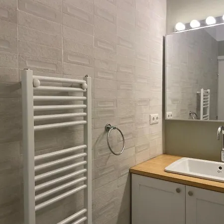 Poly's Hill-house Close To The Ferienhaus