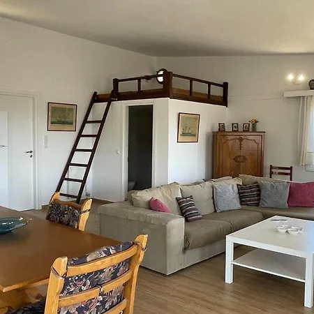 Poly's Hill-house Close To The Ferienhaus Plépi