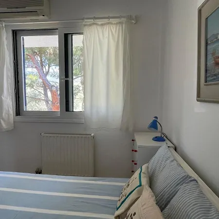 Poly's Hill-house Close To The * Plépi