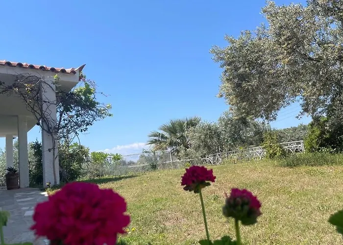 Nyaraló Poly's Hill-house Close To The Plépi