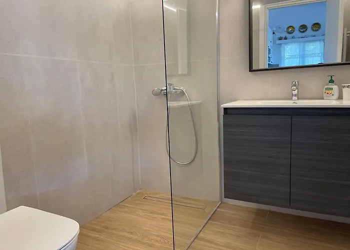 Nyaraló Poly's Hill-house Close To The