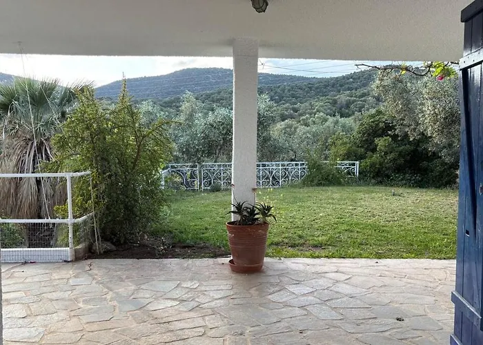 Poly's Hill-house Close To The *