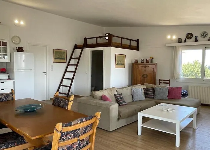 Poly's Hill-house Close To The Nyaraló Plépi