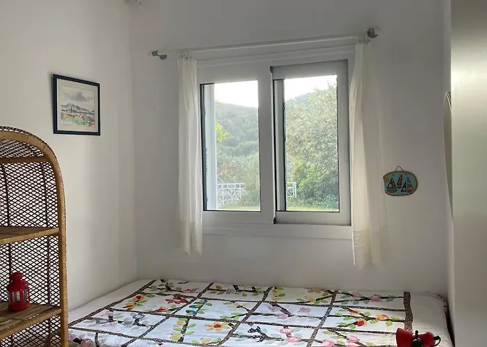 Poly's Hill-house Close To The Nyaraló *